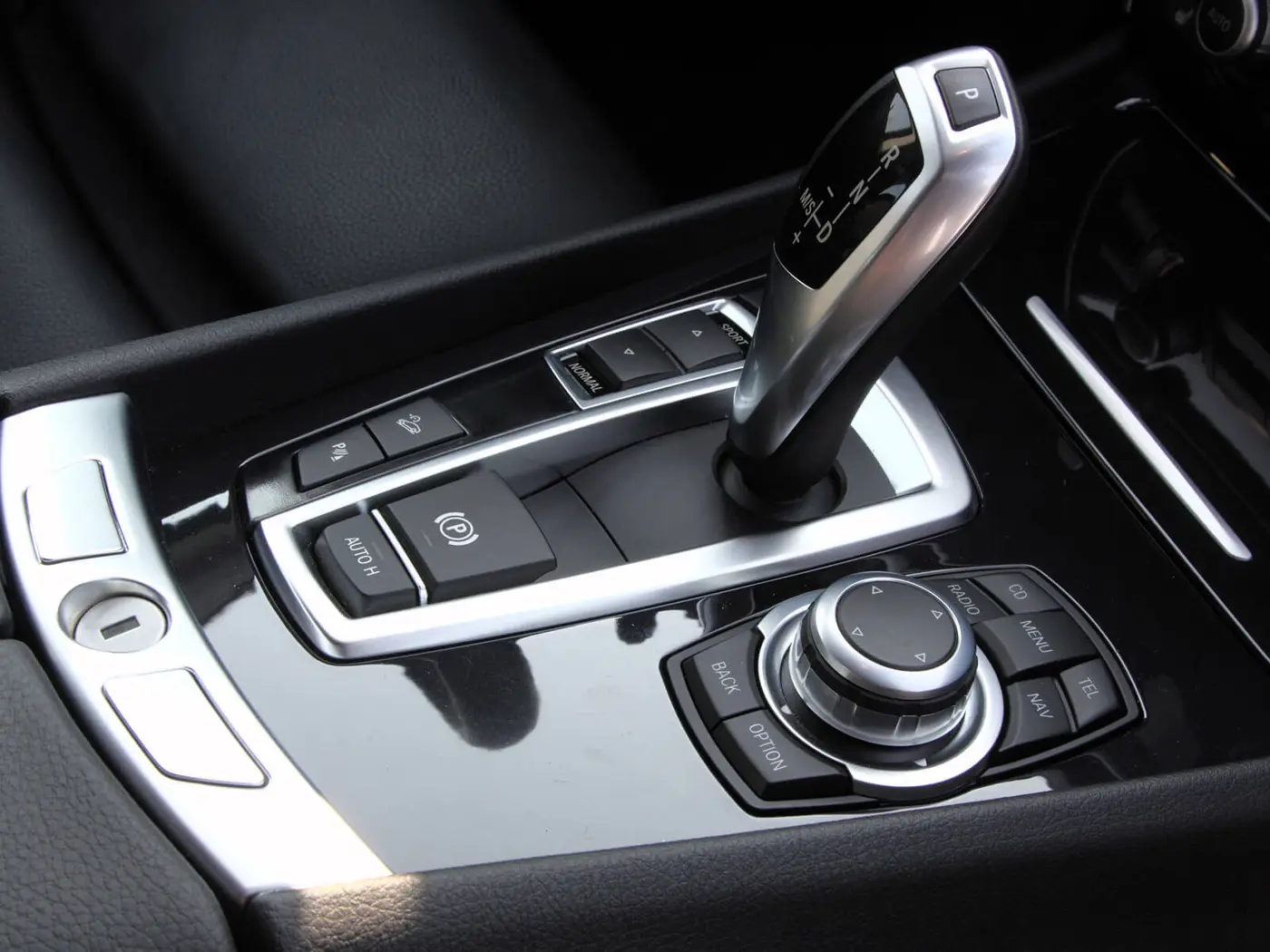 automatic-gear-oil-change Gearbox Servicing